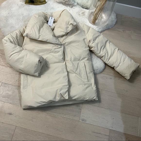 Dynamite Short City Puffer Coat, XS, Never Worn - Picture 5 of 5